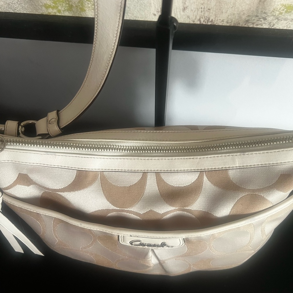 Coach Park Signature Duffle Bag F19740 - Picture 8 of 16